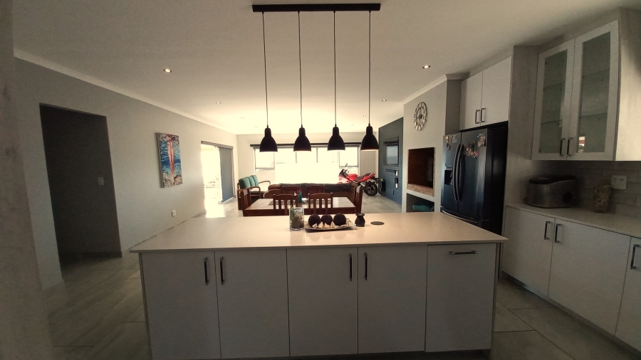 3 Bedroom Property for Sale in Kleinkoornhuis Western Cape